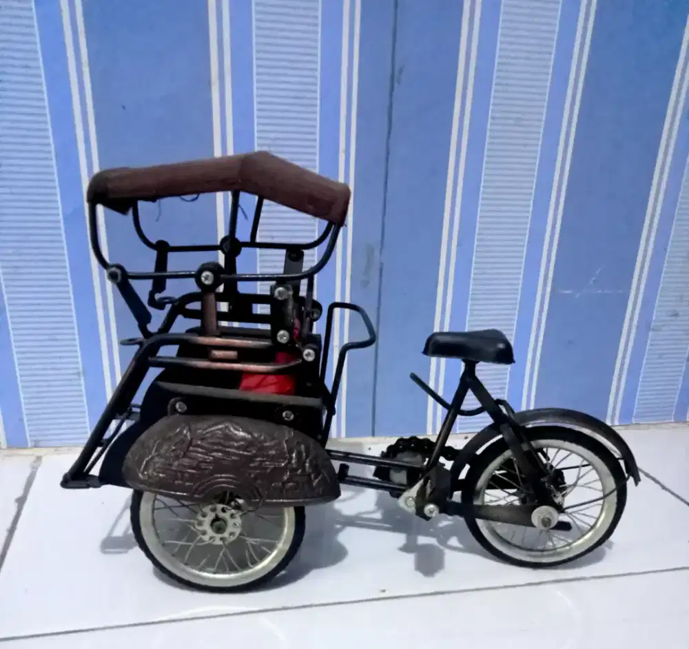 Protoipe transportasi mainan