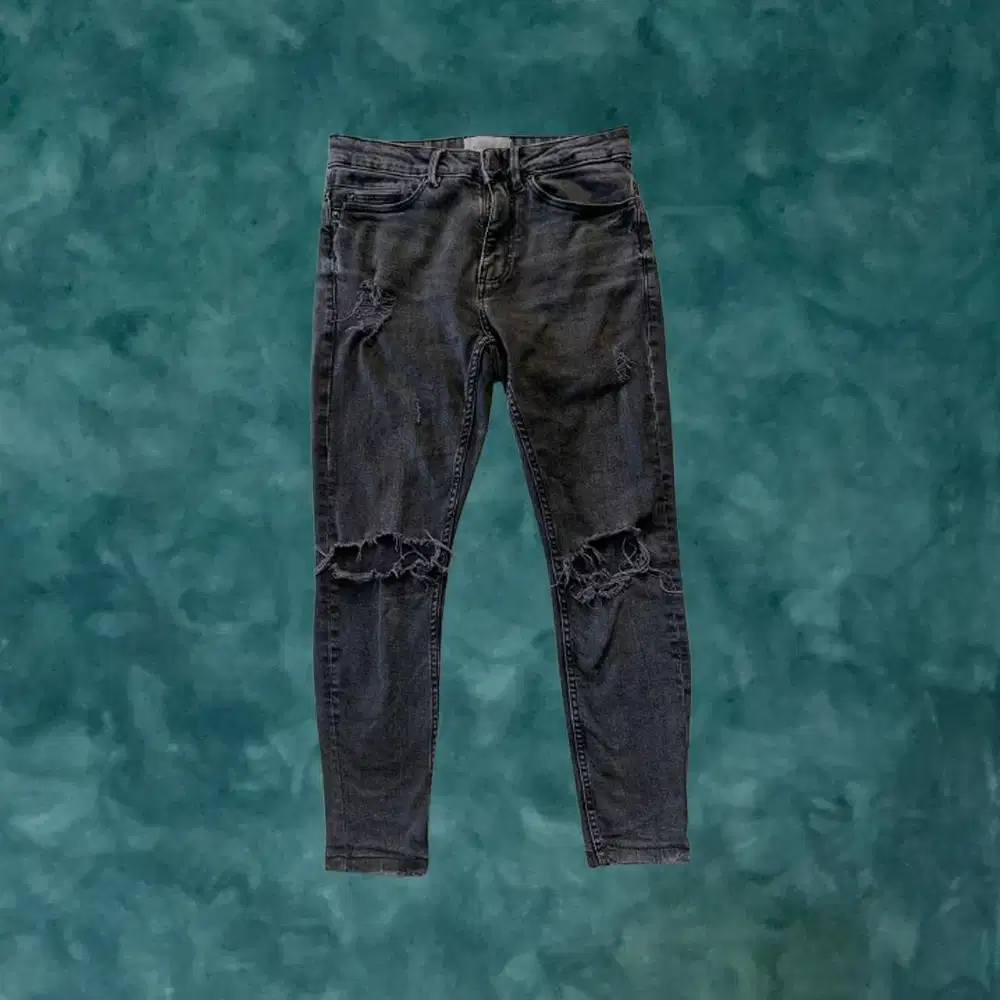 Pull & Bear Jeans Slim Fit Black Washed & Ripped, Celana Panjang Denim