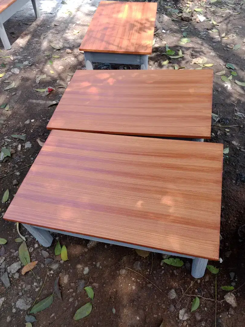 Meja lancar minimalis