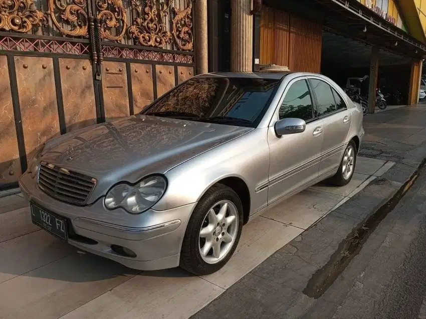 Mercedes benz C240 2.6 plat l 2001 h is mobil bekas sekoto kediri