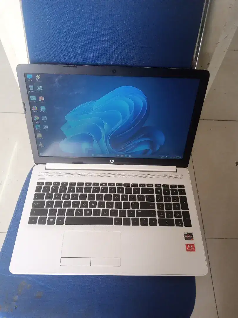 laptop hp 15 AMD RYZEN3 3200 mulus