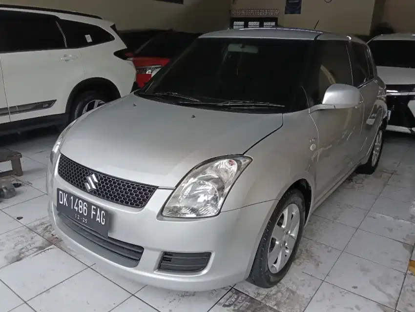 Suzuki Swift GL 2010 low km, silver, manual