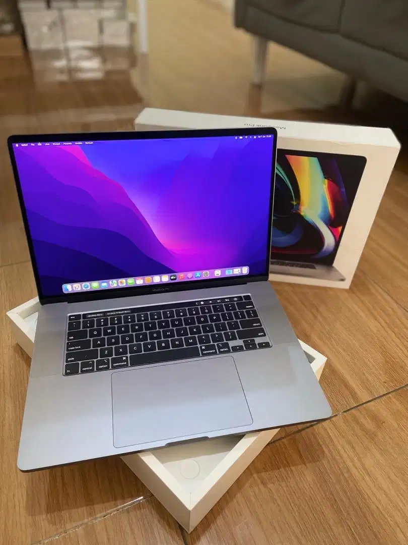 MacBook Pro Touchbar 16 Inch 2019 i7 16/512 GB