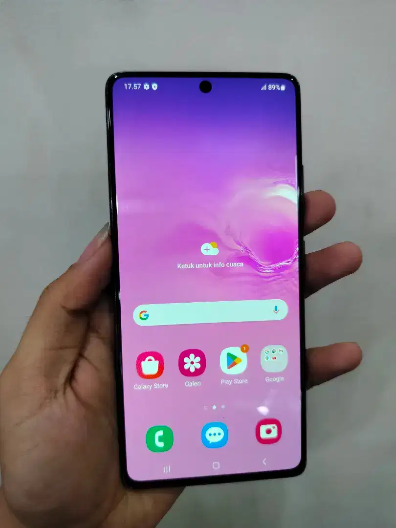 Samsung galaxy S10 lite 8/128gb hp dan charger