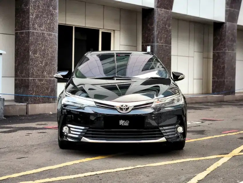 Low KM TOYOTA COROLLA ALTIS V 2018 AT