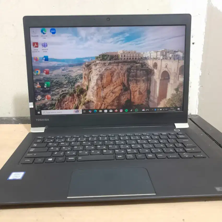 Toshiba Dynabook U63 Core i5 Gen 7 RAM 8GB SSD 128GB Mulus Original