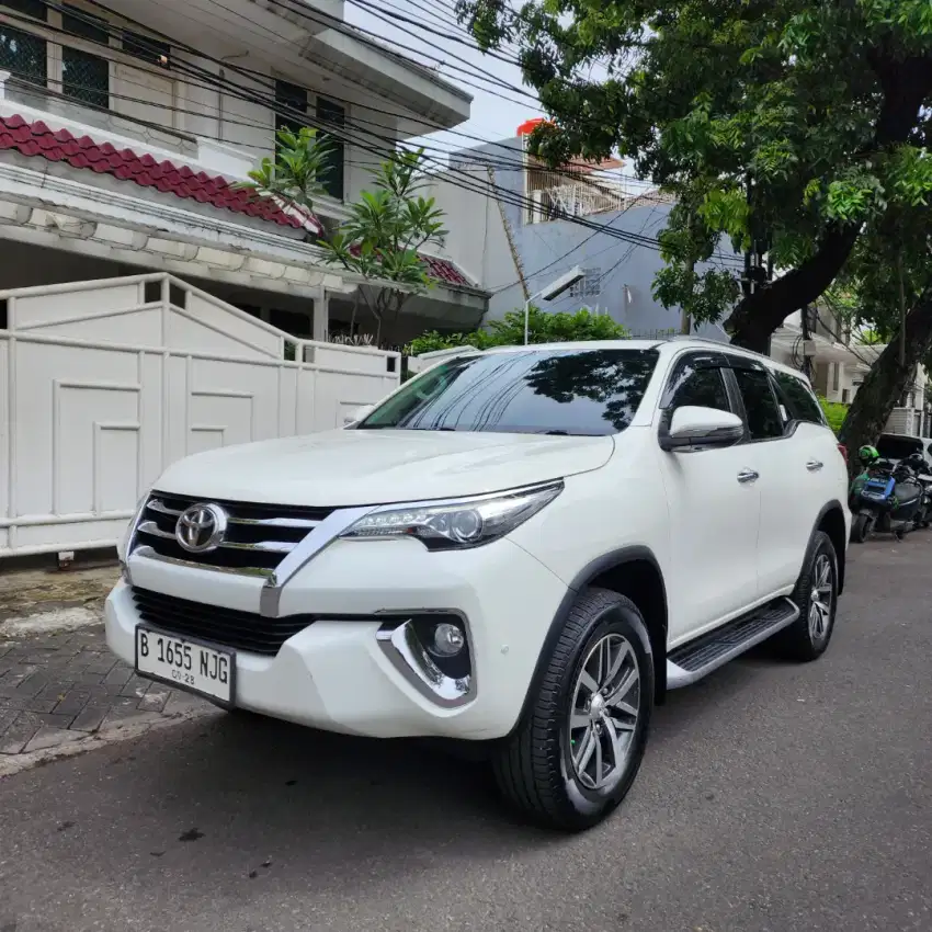 Kaya Baru. KM 49RB. Toyota Fortuner VRZ 2.4 DIESEL AT 2018 Putih