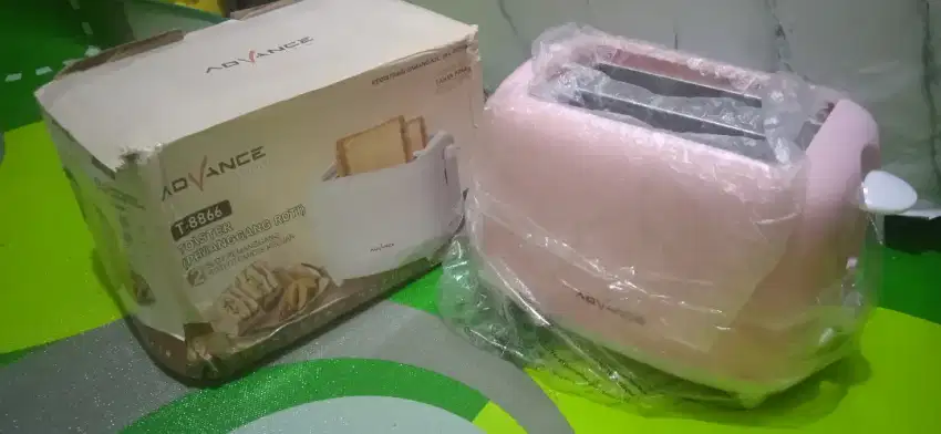 Toaster pemanggang roti. Baru