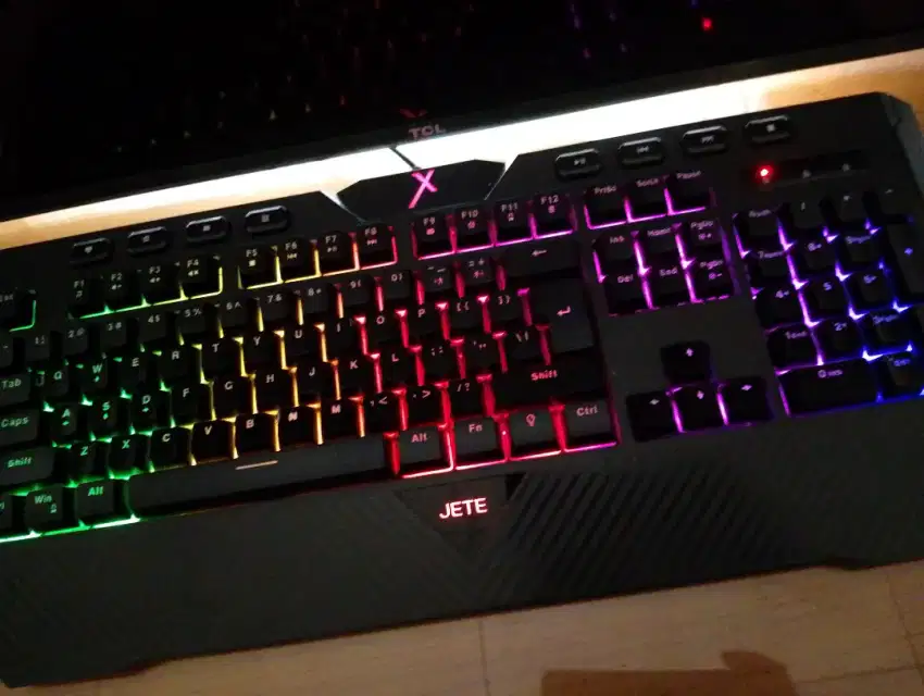 Keyboard gaming besar kokoh, kondisi mulus normal merk JETE