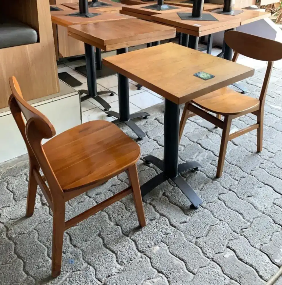 Meja Kursi Makan Cafe / Meja Makan Resto / Meja Tamu Serbaguna Murah