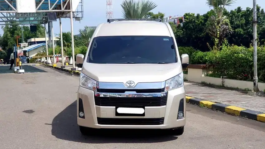 km29rb toyota hiace premio diesel 2020 manual coklat 10 seater