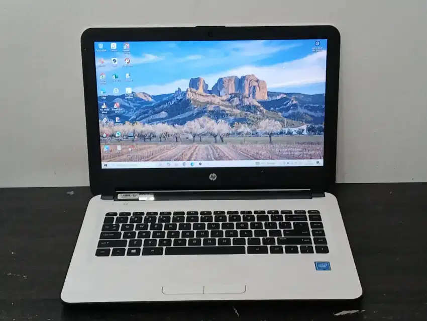 Laptp HP 14 Notebook PC prosesor Intel Celeron N3050/Ram 8GB/SSD 128GB