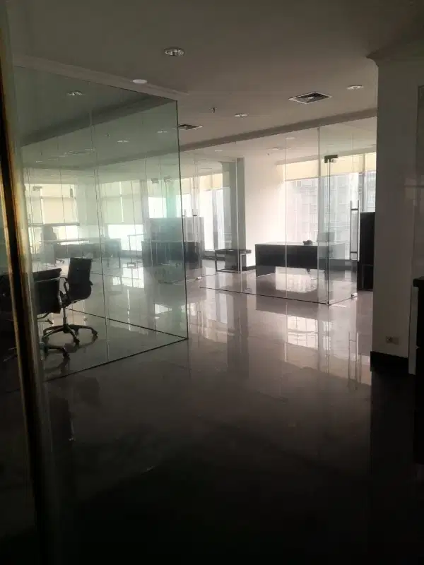 JUAL SPACE KANTOR DI JAKARTA MEGA KUNINGAN 705M2 FURNISH 20M