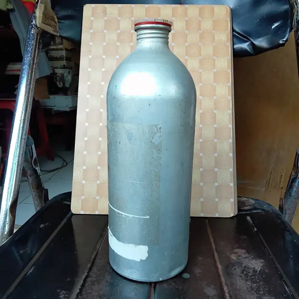 Kaaleng bekas parfum