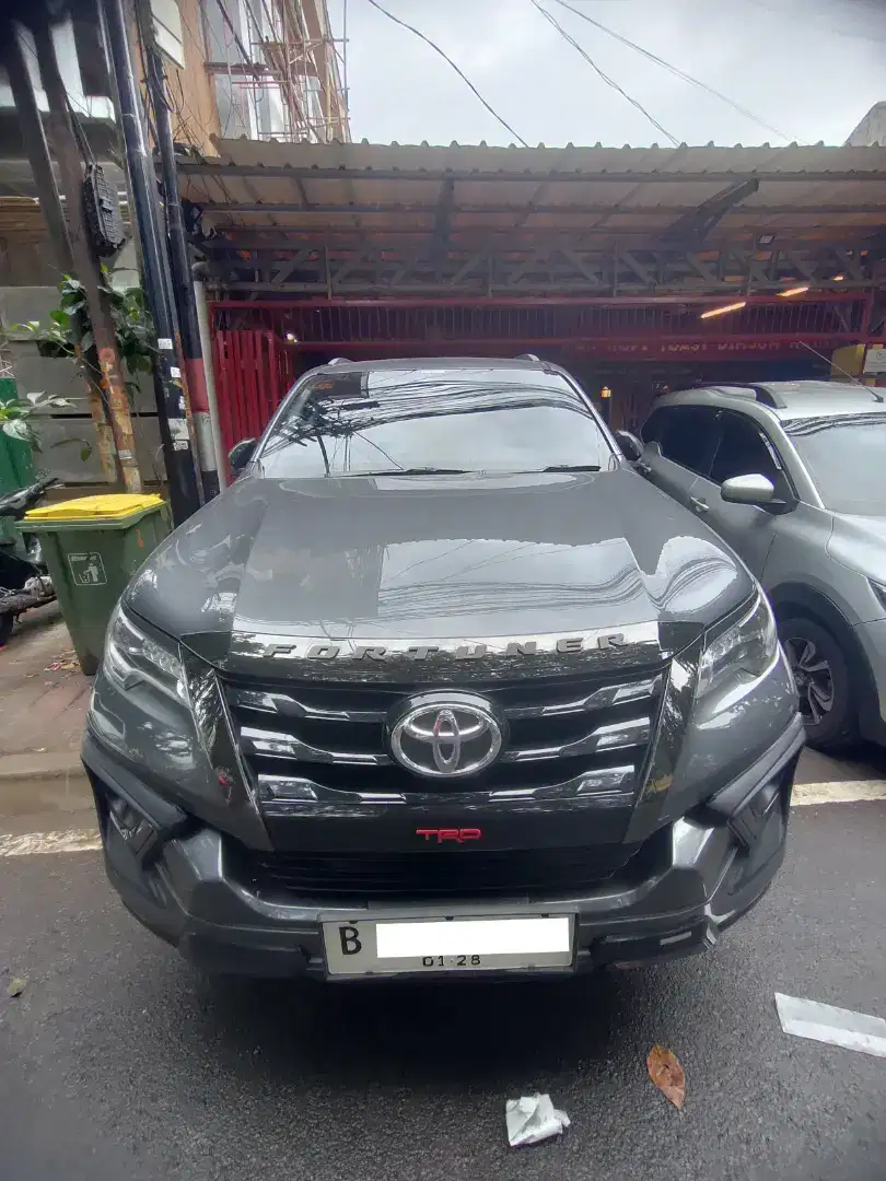 Dijual Toyota Fortuner 2.4 VRZ TRD 4x2 Kick Sensor 2019