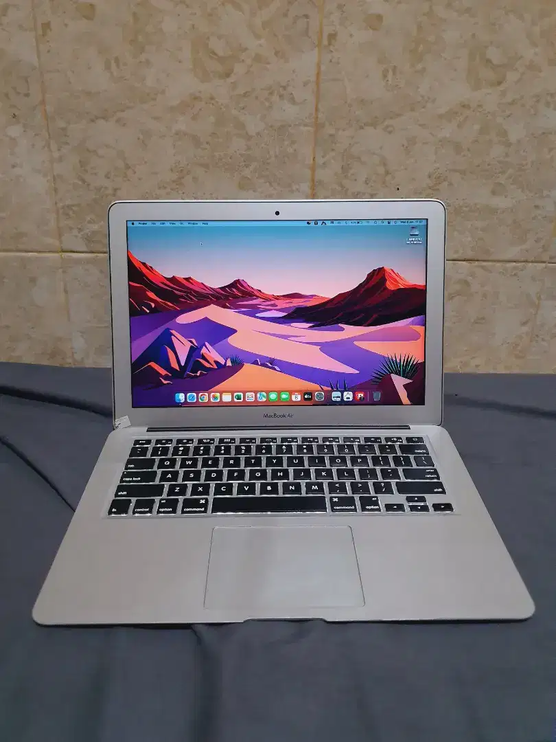 Macbook Air 2017 8/256 Mulus No Minus Pemakaian Terawat