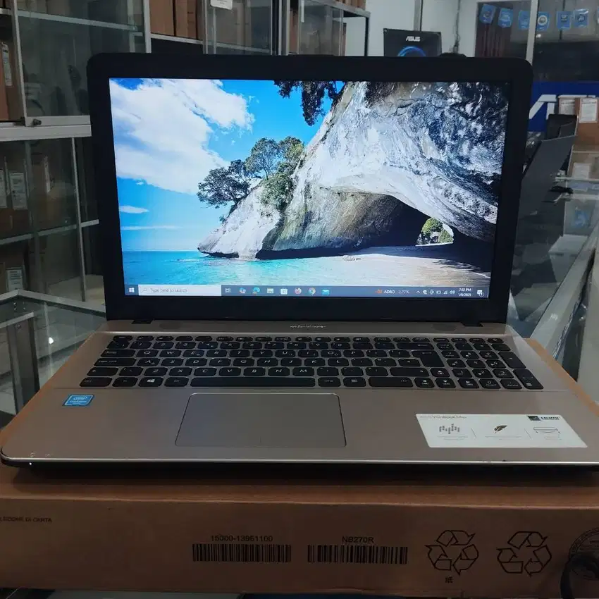 Asus X541S RAM 4GB SSD 256GB Layar 15 Windows 10 1jutaan Mulus Lancar