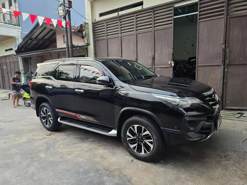 Toyota Fortuner TRD Sportivo Diesel Solar Matic AT Tahun 2018 , 2017