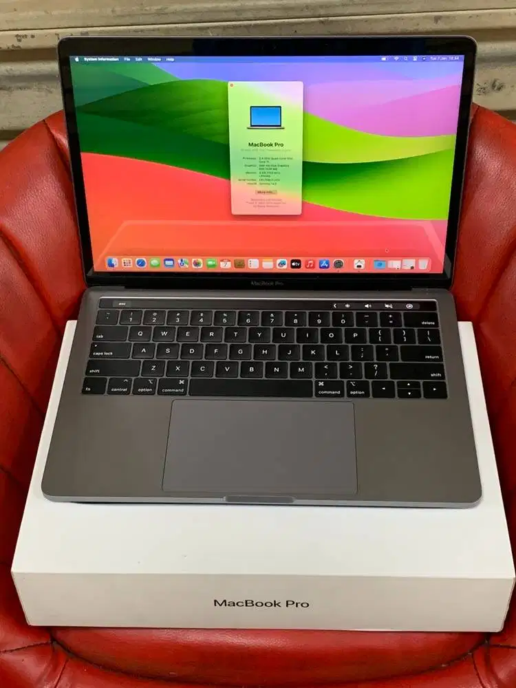 MacBook Pro 13 inch 2019 Touch Bar i5 8gb 256gb Ex iBox Fullset Ori