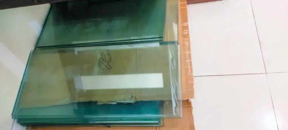 DIJUAL KACA-KACA BEKAS