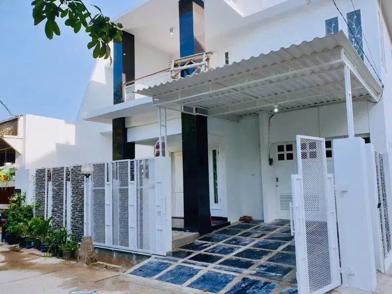 RUMAH BARU RENOVASI 2LT. TAMAN RAHAYU REGENCY