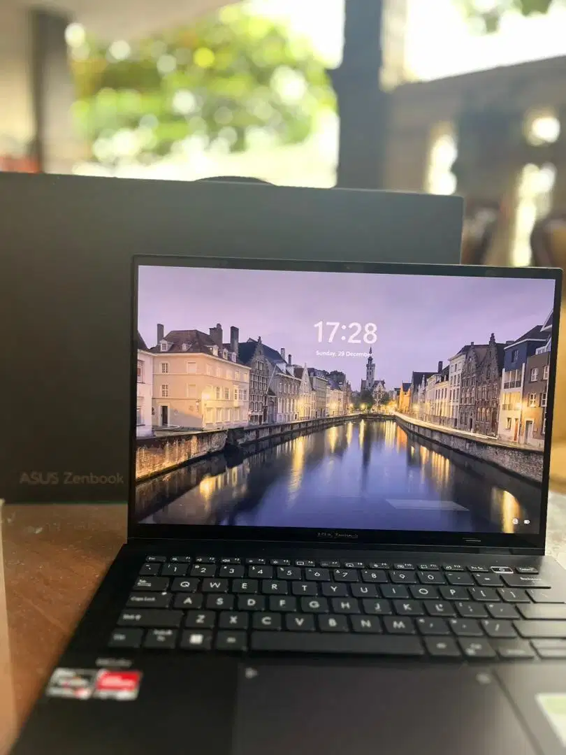 Asus Zenbook 14 OLED UM3502YA-OLED552 TOUCHSCREEN