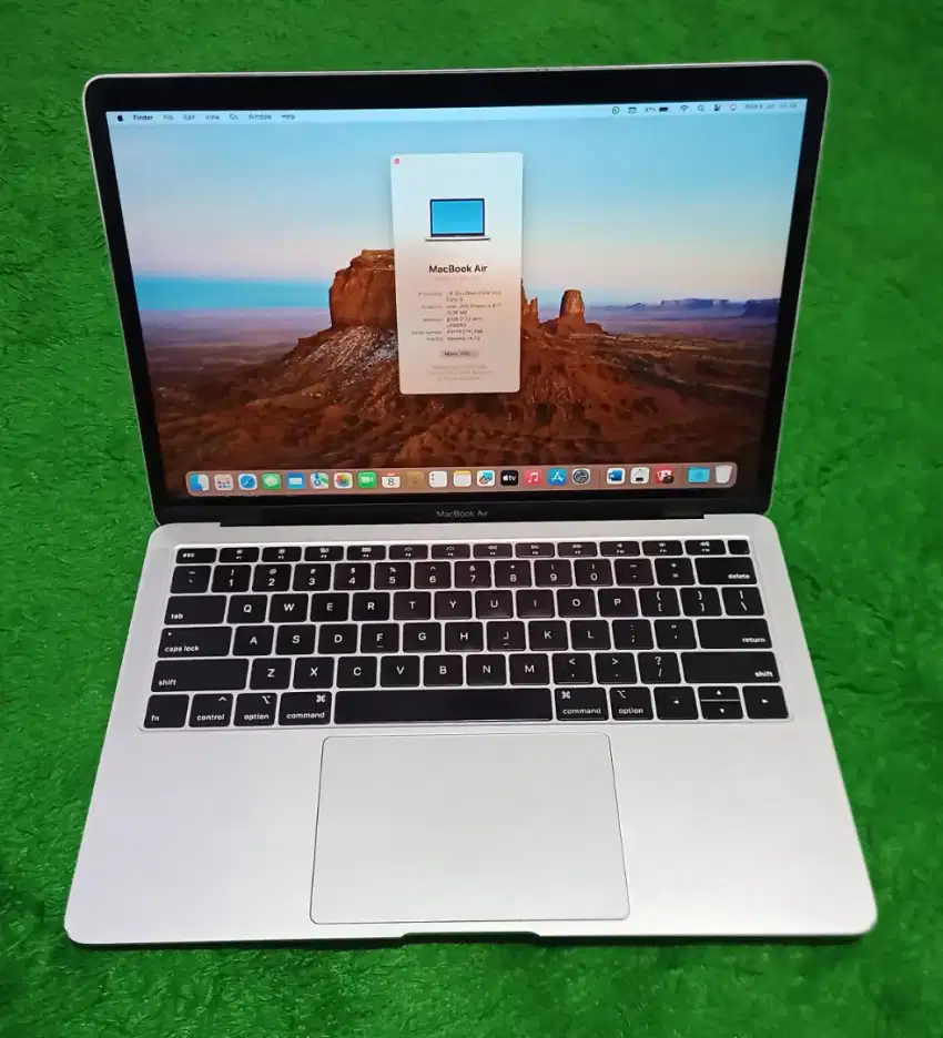 Apple Macbook Air 2019 i5 8/256 Silver mulus murah