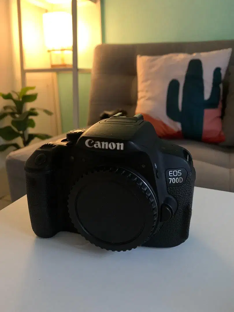 Canon 700D (Body Only)