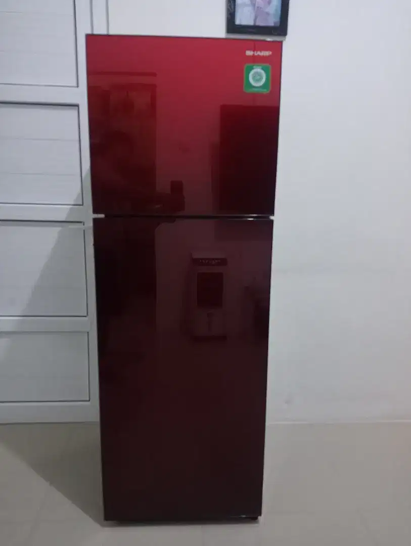 Kulkas Sharp 2 pintu jumbo. Second seperti baru