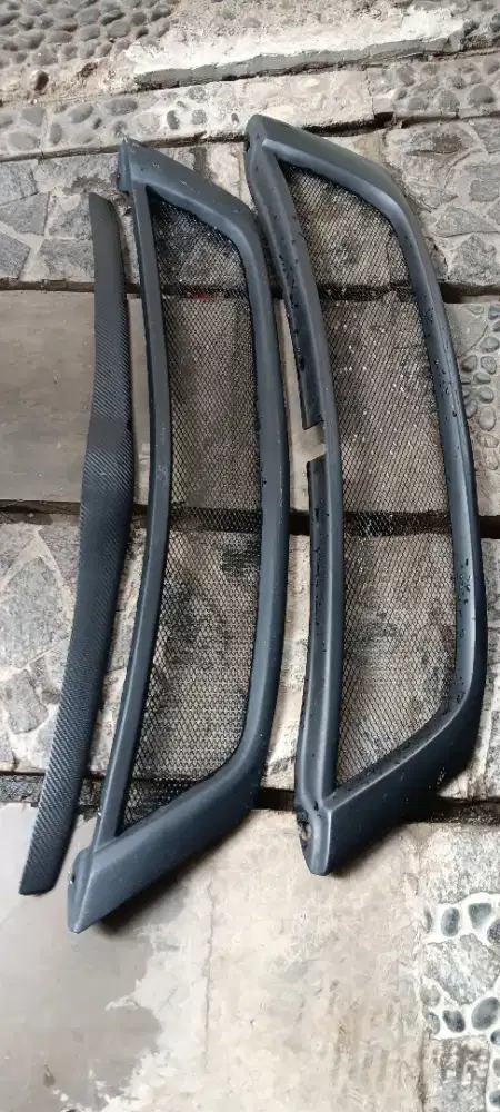 Grill sporty innova 2005 berikut list kap mesin