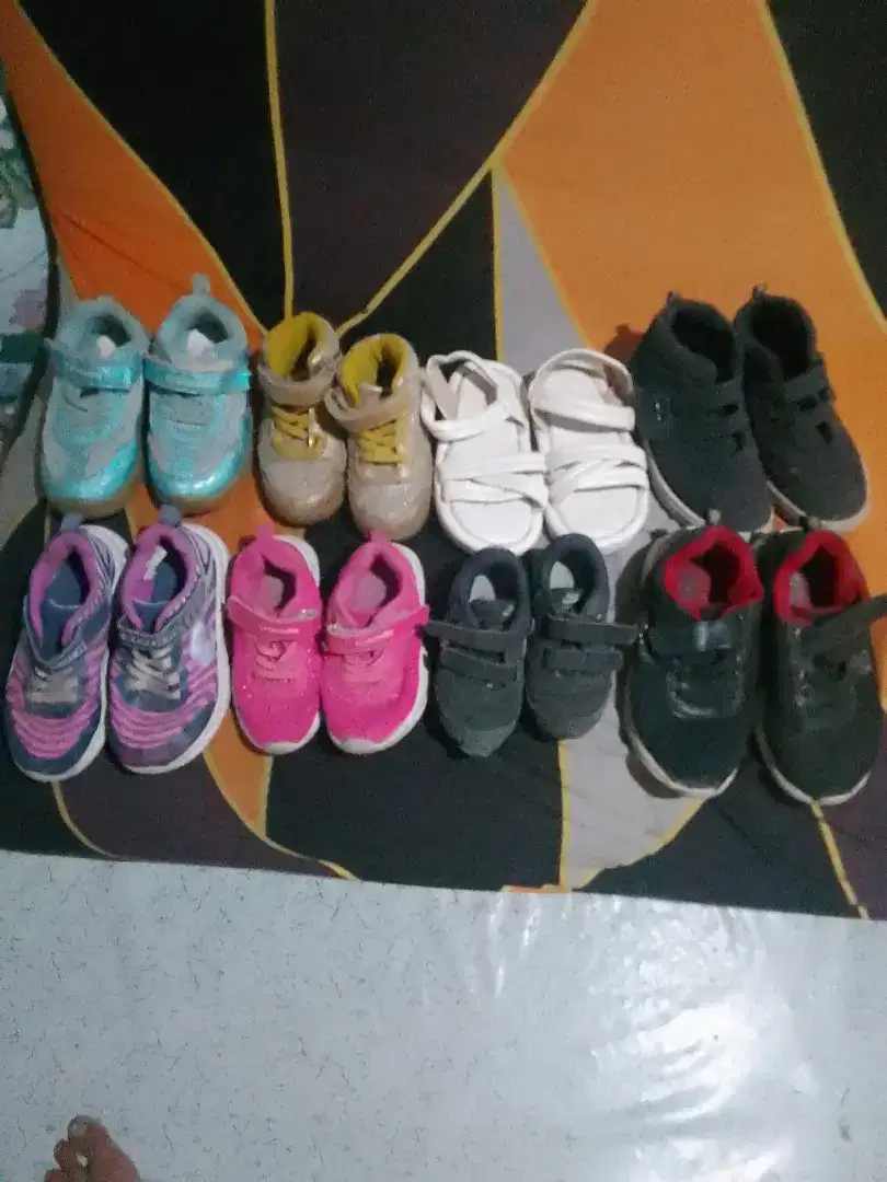 Jual sepatu anak bekas,