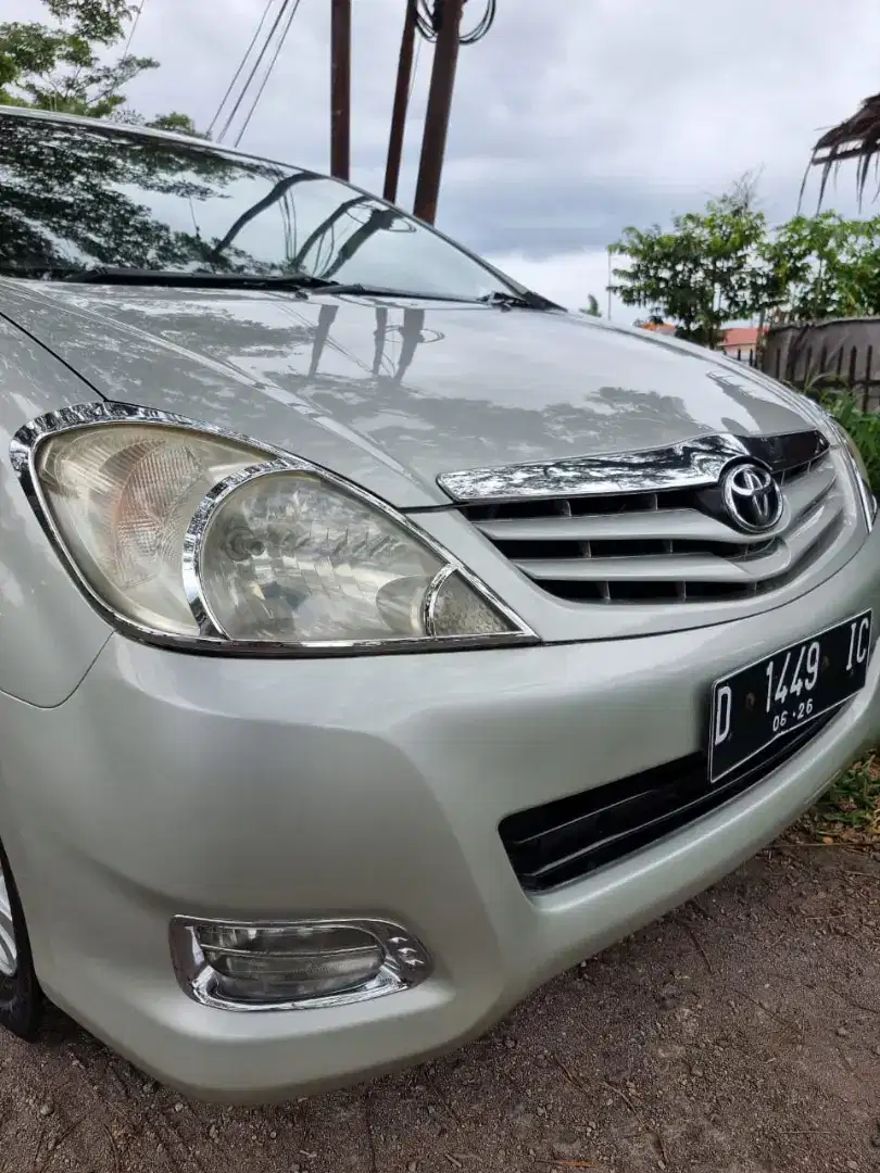 (2009) Toyota Kijang Innova New Mulus sekali,