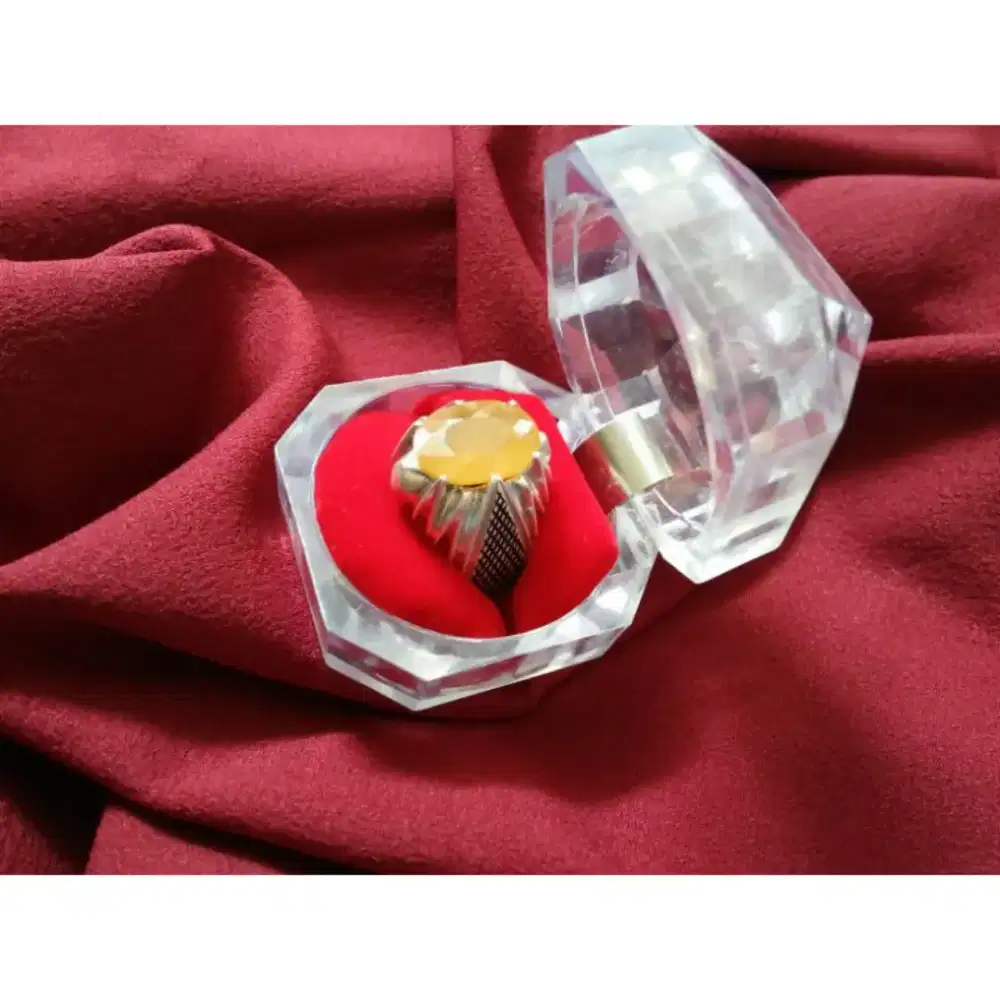 Cincin Batu Safir Kuning