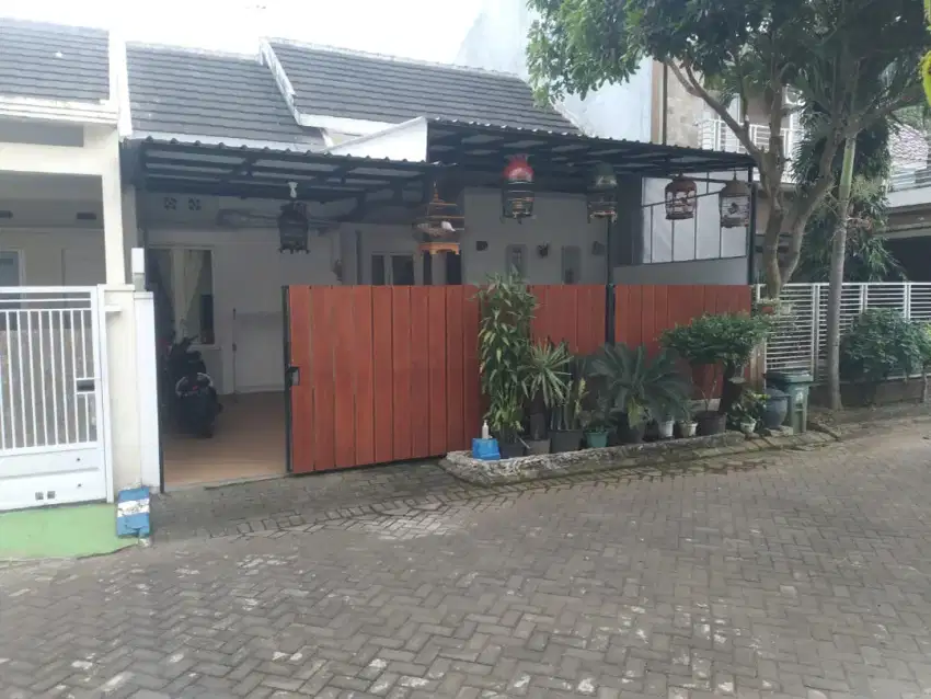 Rumah Dekat Pintu Masuk Bandara