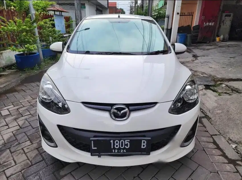 MAZDA2 type R 1.5 A/T 2014 PUTIH