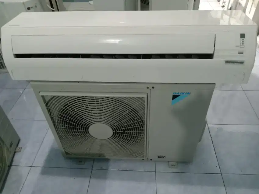 AC second Daikin 2.5 PK BERGARANSI !!!