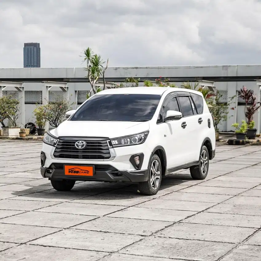 (UPGRADE VENTURER) Toyota Kijang innova V 2.0 AT 2022 PUTIH