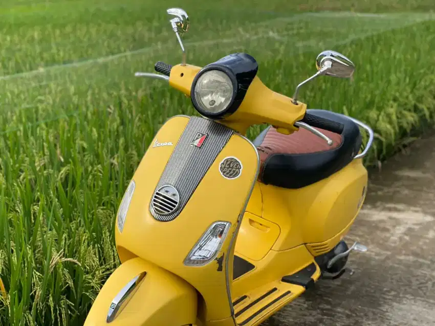 Vespa Matic LX Kuning