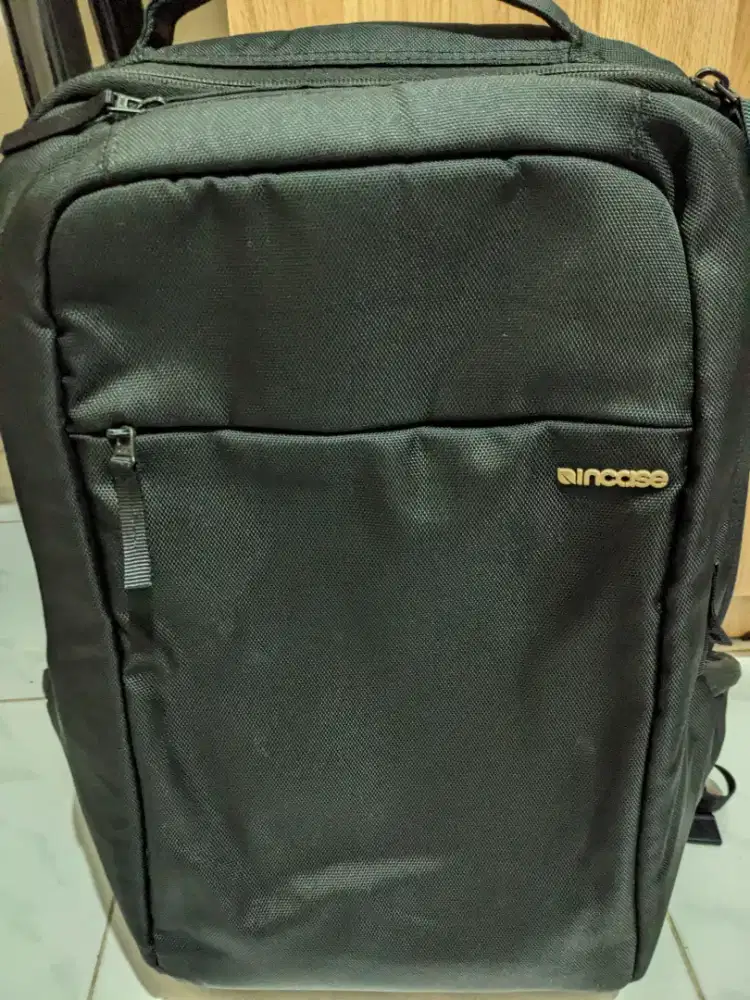 Tas brand Incase, mewah bgt