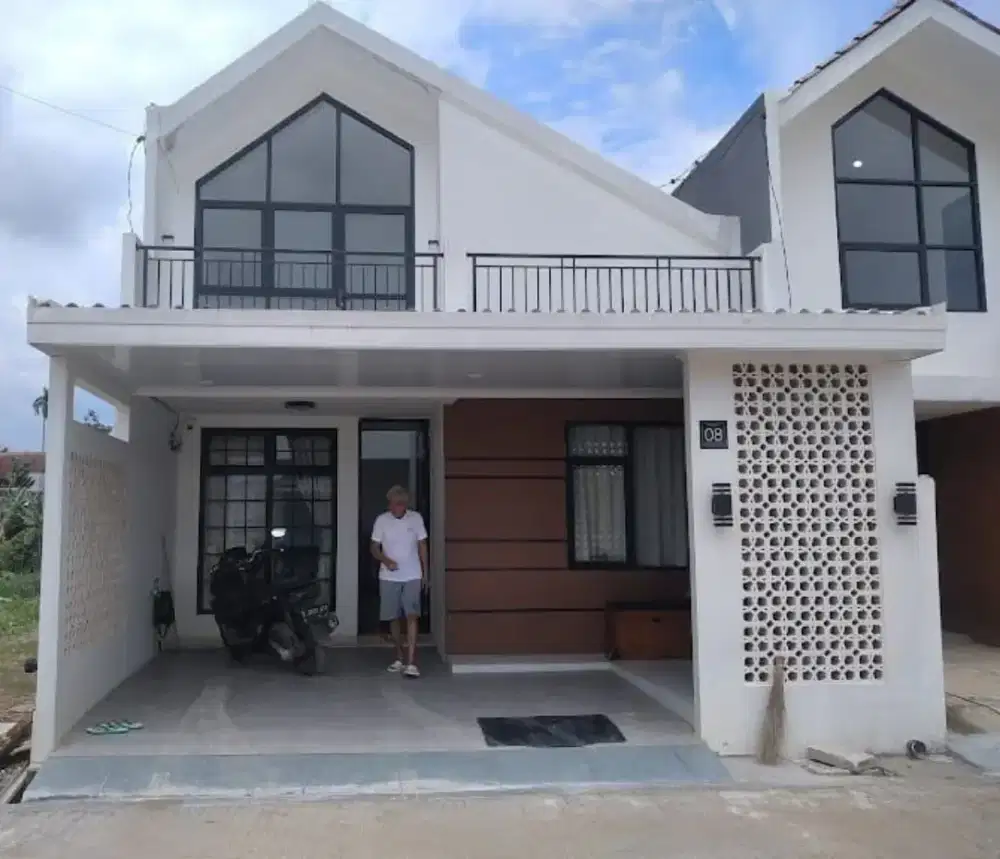 Rumah besar harga kecil di depok , 5 menit ke stasiun depok