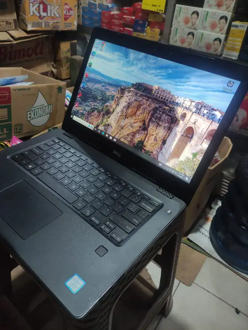 Laptop DeLL inspiron intel i5 Gen 8