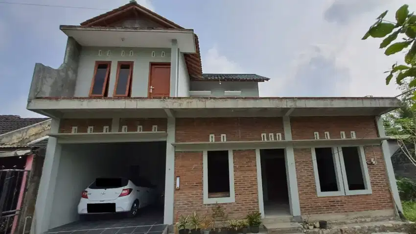 RUMAH 2 LANTAI MILIK PRIBADI