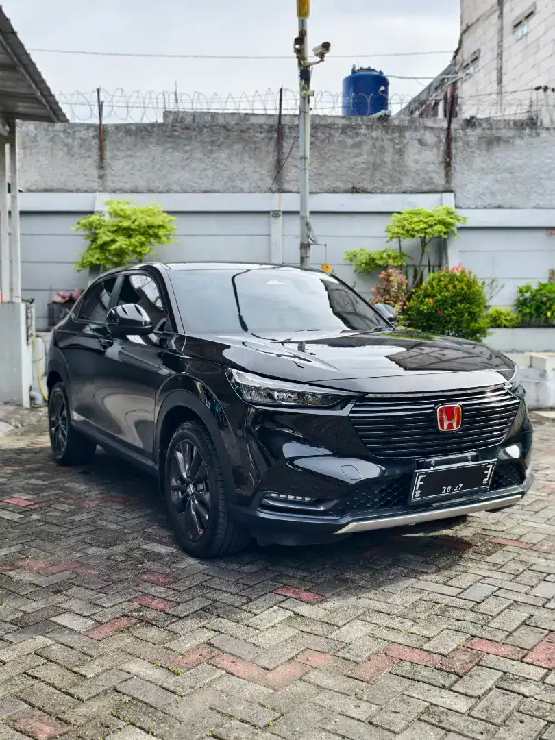 Harga CASH! Honda HRV SE Hitam KM 16rb