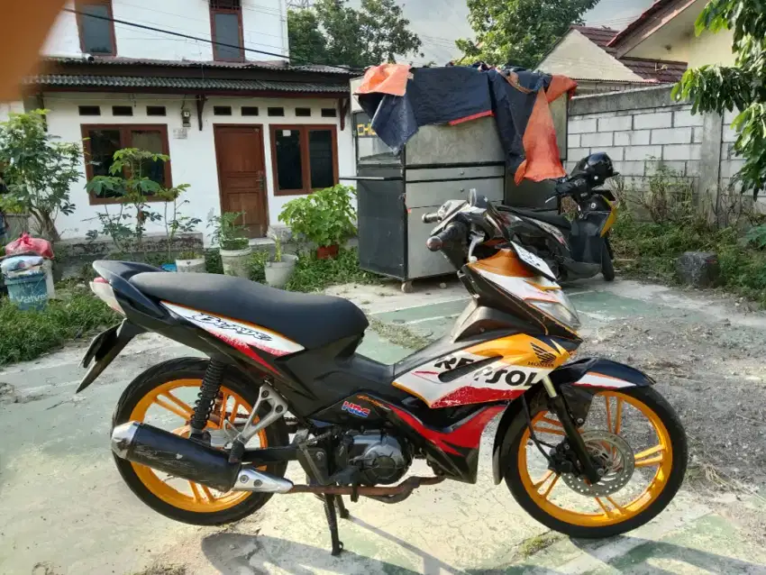 jual honda blade repsol 2011