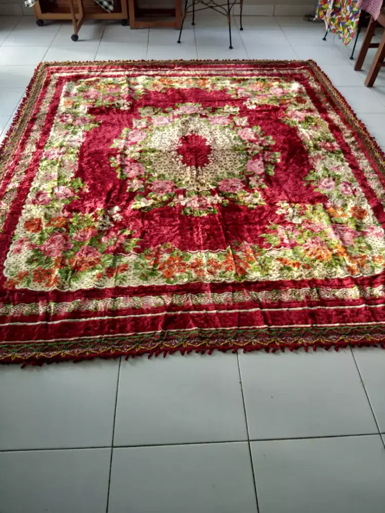 Penutup barang dari permadani