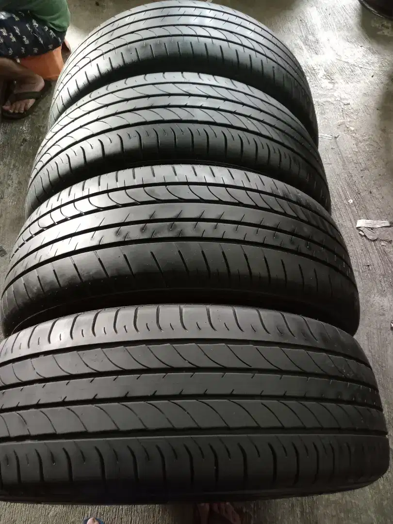 Dunlop sportmaxx 235 55 R20