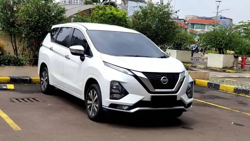 [KM24RIBU] Nissan Livina 1.5 VL AT Putih 2022 2023