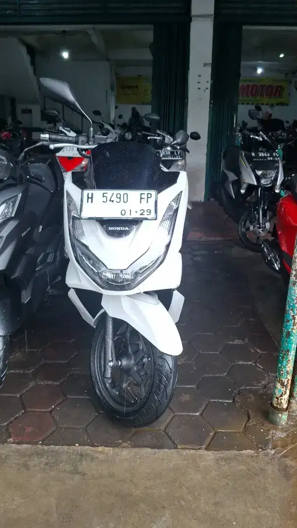 Pcx cbs 2023 putih