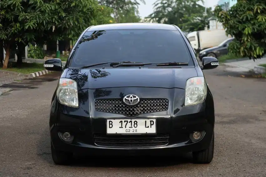 TOYOTA YARIS 1.5 E AT HITAM 2007 KM 138rb (REAL)