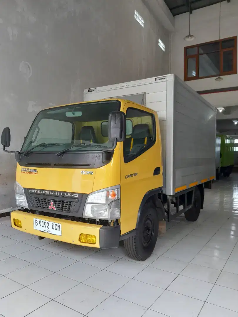 Mitsubishi Colt Diesel FE71 Box